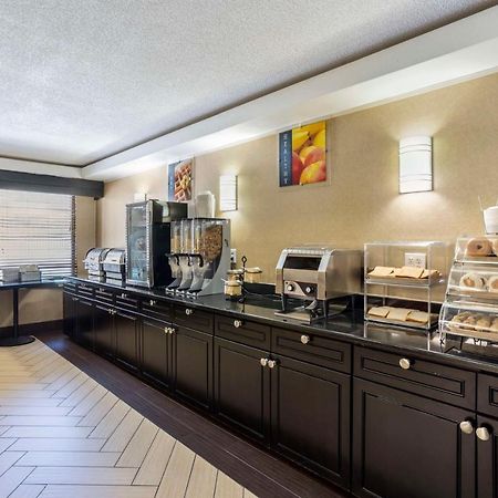 Best Western Harrisburg North Hotel Exterior photo