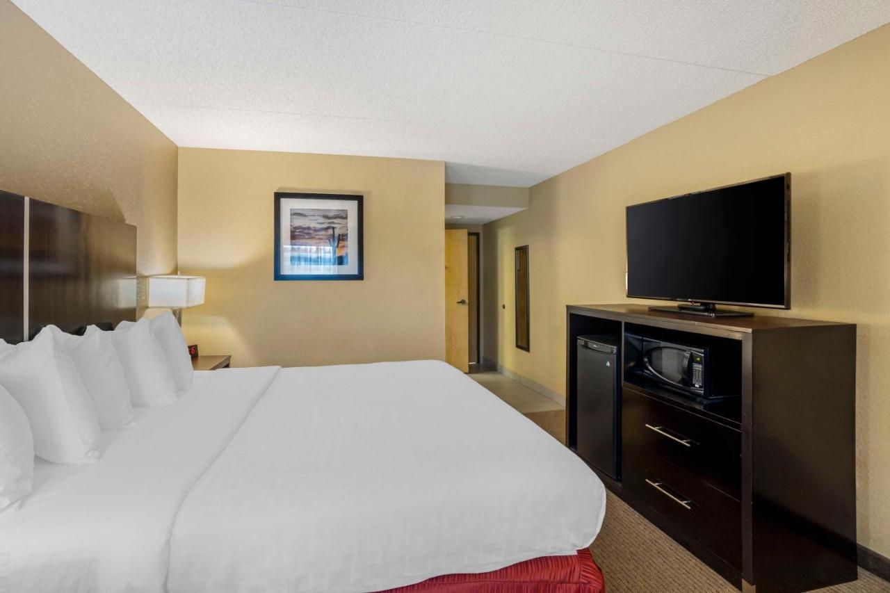 Best Western Harrisburg North Hotel Exterior photo