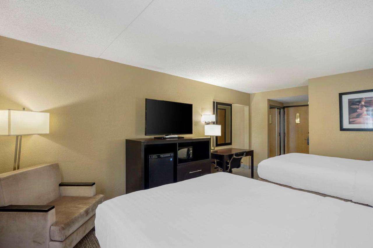 Best Western Harrisburg North Hotel Exterior photo