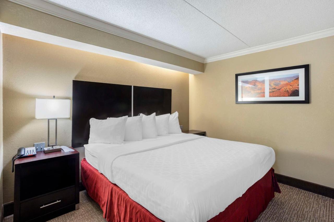 Best Western Harrisburg North Hotel Exterior photo
