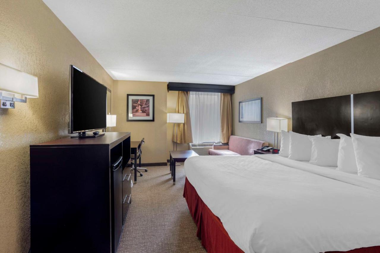 Best Western Harrisburg North Hotel Exterior photo