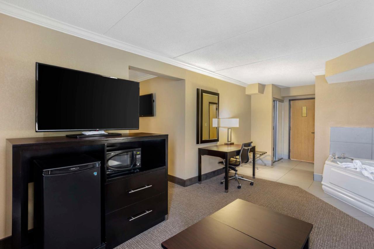 Best Western Harrisburg North Hotel Exterior photo